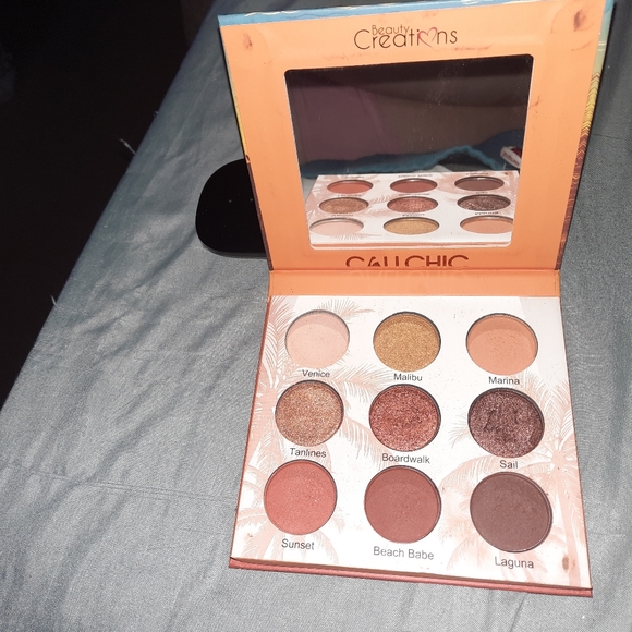 Eyeshadow Pallettes - Picture 4 of 4